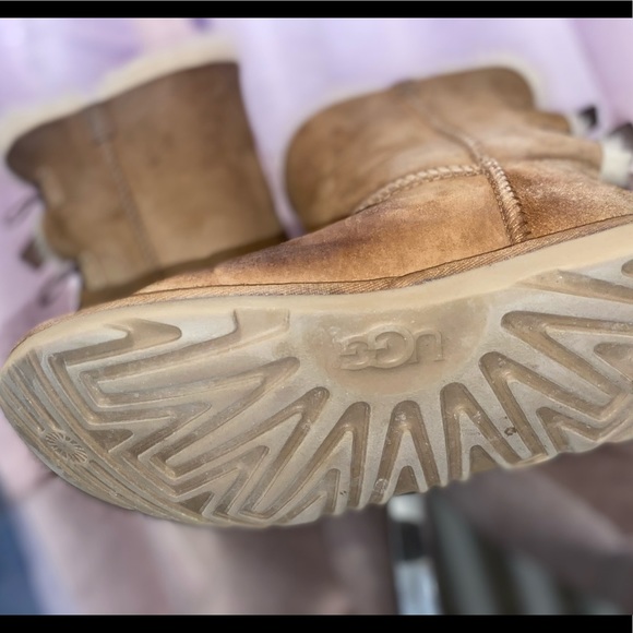 Ugg boots with 2 bowties - Picture 5 of 6